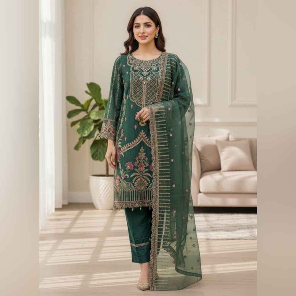 Elegant Green Embroidered Women's Kurta
